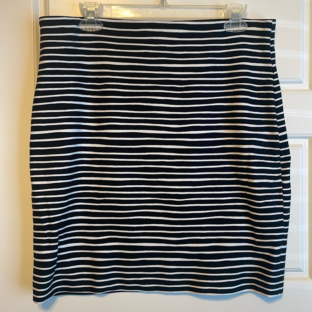 Loft pencil skirt